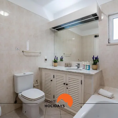 #174 2br Quiet Area Appartamento